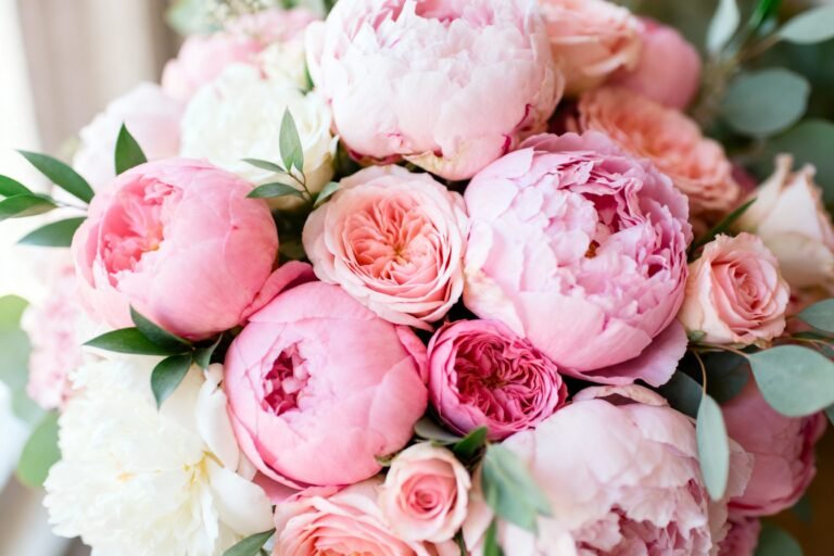 Pink Flower Bouquet Ideas for Weddings, Gifts, and Home Decor